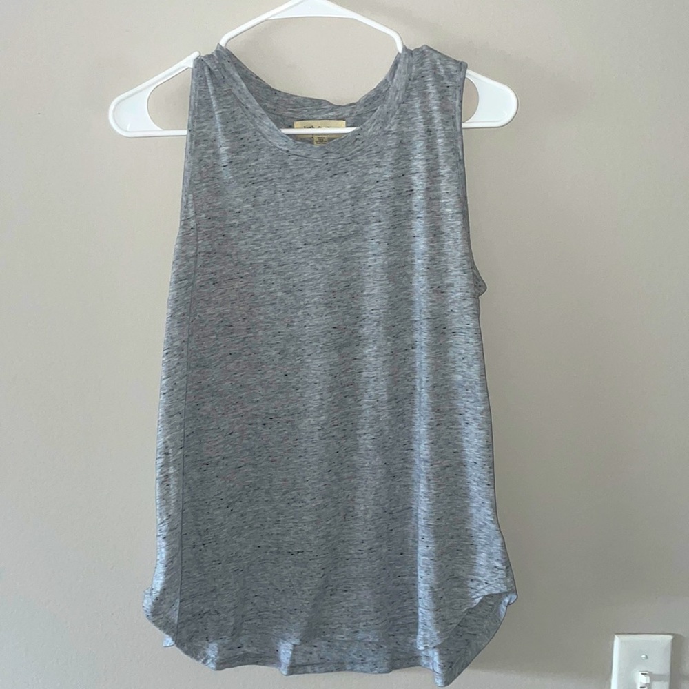 Grey Comfy Tank Top! Fits an M too.
